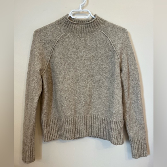 Banana Republic sweater - Picture 1 of 1